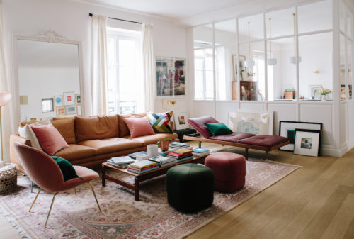 Living room, open kitchen of a Paris apartment, Morgane Sézalory, separated by glass
