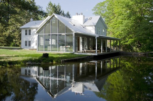 Floating Farmhouse spring