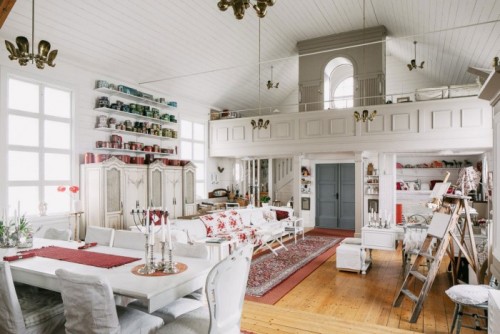silly-little-chapel-8-700x467