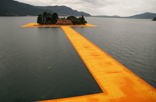 christo floating piers